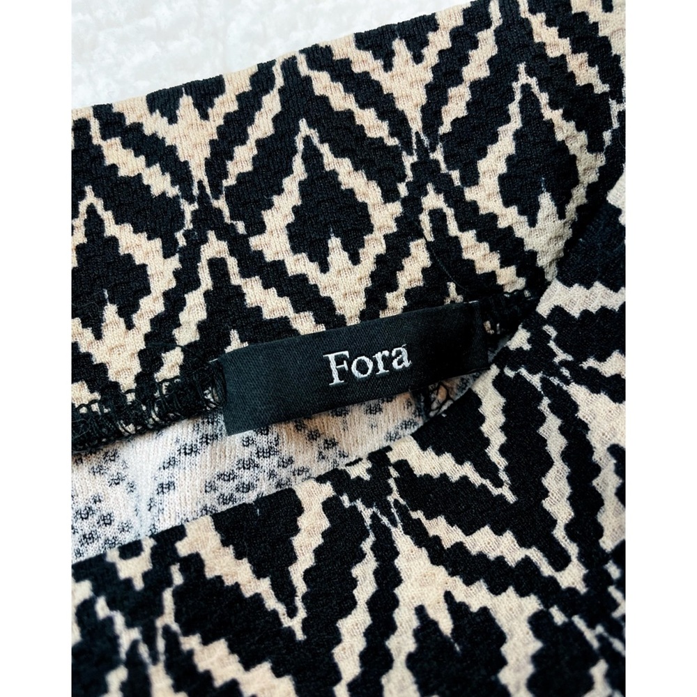 FORA • Tan and Black Geometric Print Skater Mini Skirt, XS - Picture 13 of 16